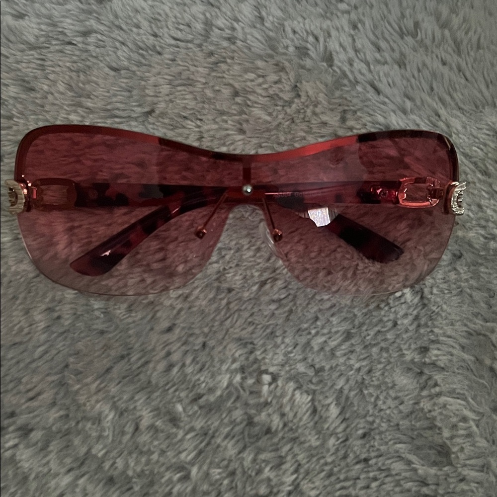 Elegant Red Women's Sunglasses